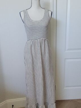 Striped Scoop Neck Maxi Dress in Cream and Black